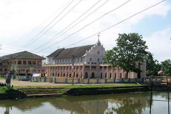 St_GeorgeHoreb_Jacobite_Syrian_Church_Chennithala (12)